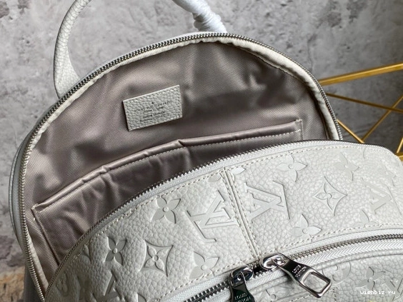 WIS ELLIPSE BACKPACK LOUIS VUITTON 0811